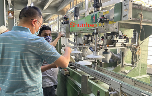Shunhao فیکٹری کام کی رہنمائی بیرون ملک
